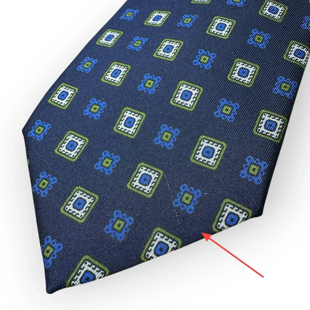 Valentino Mens Silk Tie Navy Blue Geometric Medallion Made in Italy 3.5 Inch